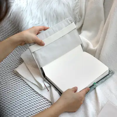 [Tangtangpyeongpyeong Exhibition] Book Cover <Tangtangpyeongpyeong, The Power of Words and Images>