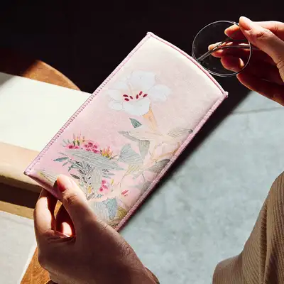 Eyeglass Pouch (Lily) - National Museum of Korea Specialty Product