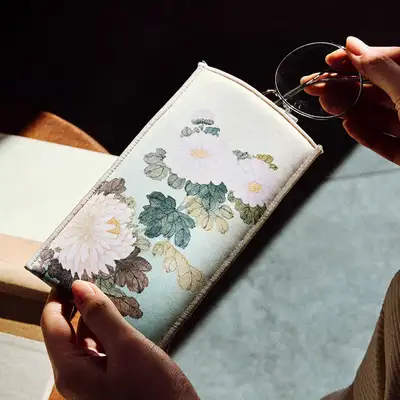 Glasses Pouch (Chrysanthemum) - National Museum of Korea Special Product