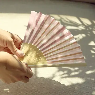 Fabric Fan (Mother-of-Pearl Pink)