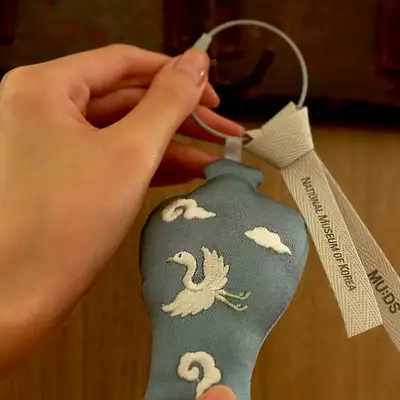 Celadon Keyring (Clouds and Cranes Maebyeong)