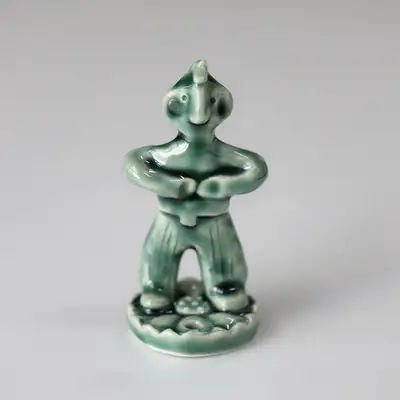 Incense Holder with Hands-on-Waist Clay Figurine <National Gyeongju Museum Exclusive>