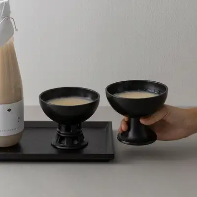 Curved-Leg Makgeolli Cup Set <2024 Muse Competition Selected Work>