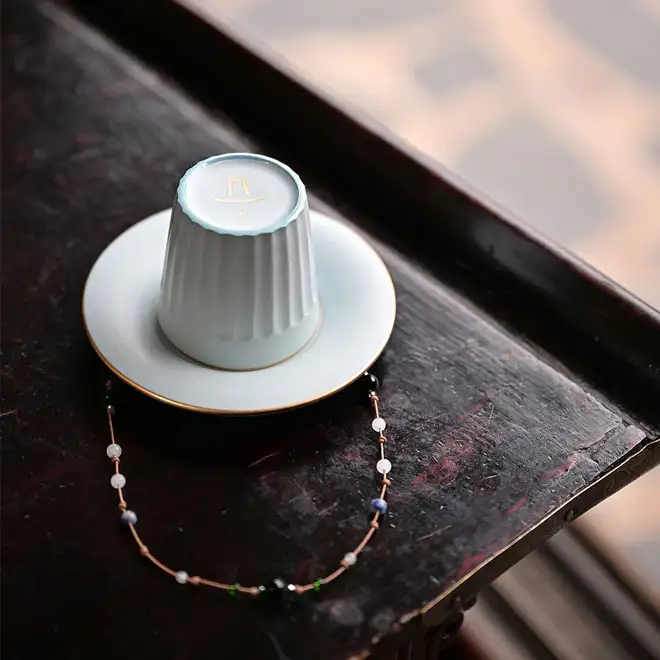 Joseon Grace, Mini Gat Cup — 2