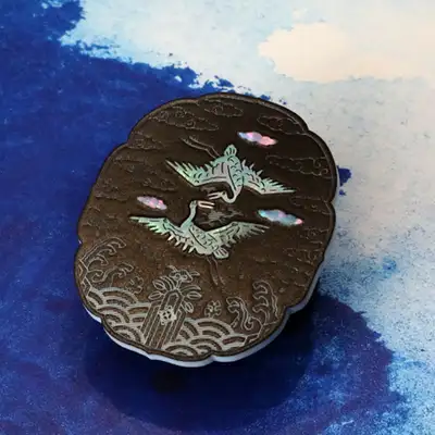 Minhwa Mother-of-Pearl Phone Grip