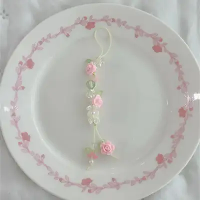 Sofiyu 草莓牛奶玫瑰鑰匙圈