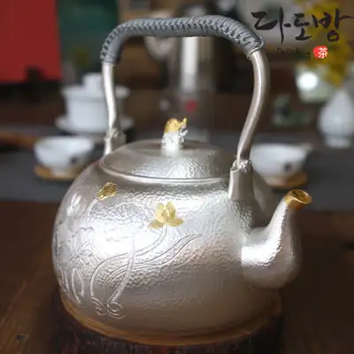 银质茶壶/汤罐-金色花卉雕刻