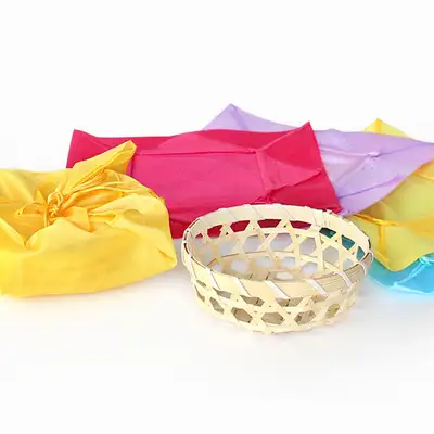Bamboo Round Natural Tteok Basket and Cloth Wrap Set