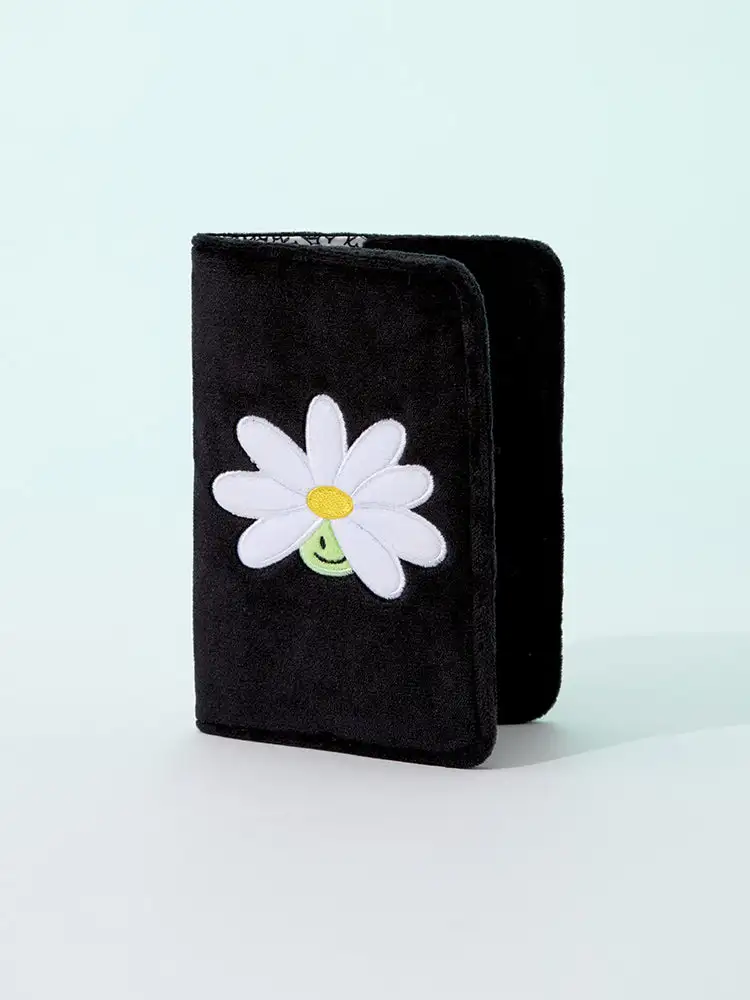 ZO&FRIENDS A&NE Signature Passport Case — 1