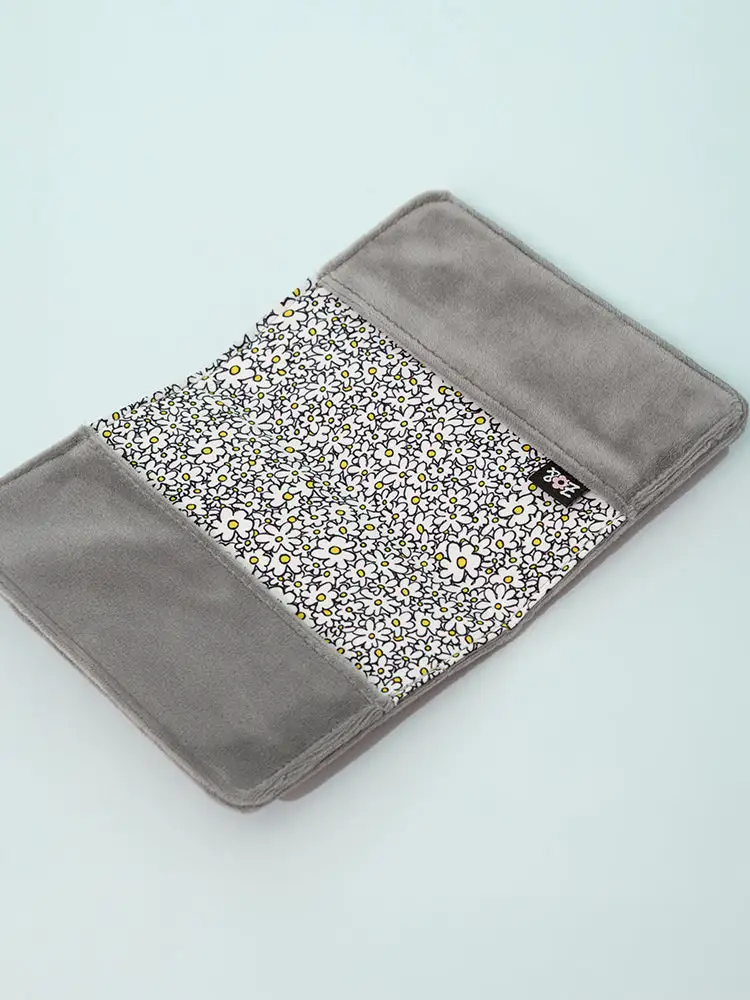 ZO&FRIENDS ZOA Signature Passport Case — 3