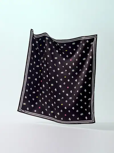 ZO&FRIENDS Signature Scarf (Black)