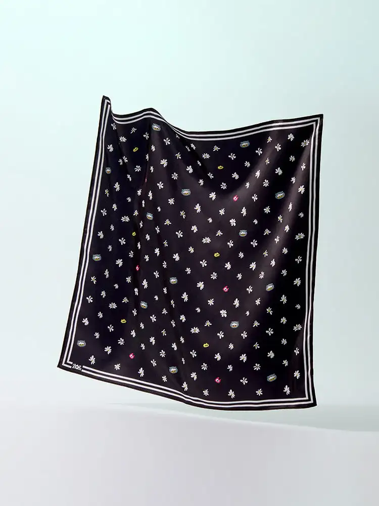 ZO&FRIENDS Signature Scarf (Black) — 1
