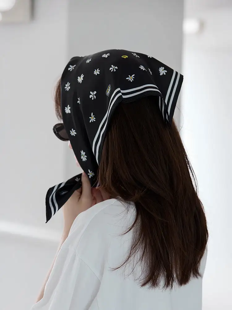 ZO&FRIENDS Signature Scarf (Black) — 4