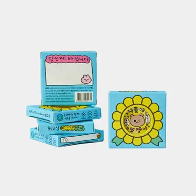 Daisy Magnet Badge Set of 4