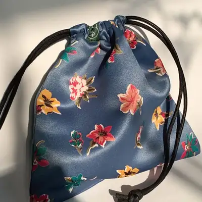 E-gansyak Flower Silk Pouch