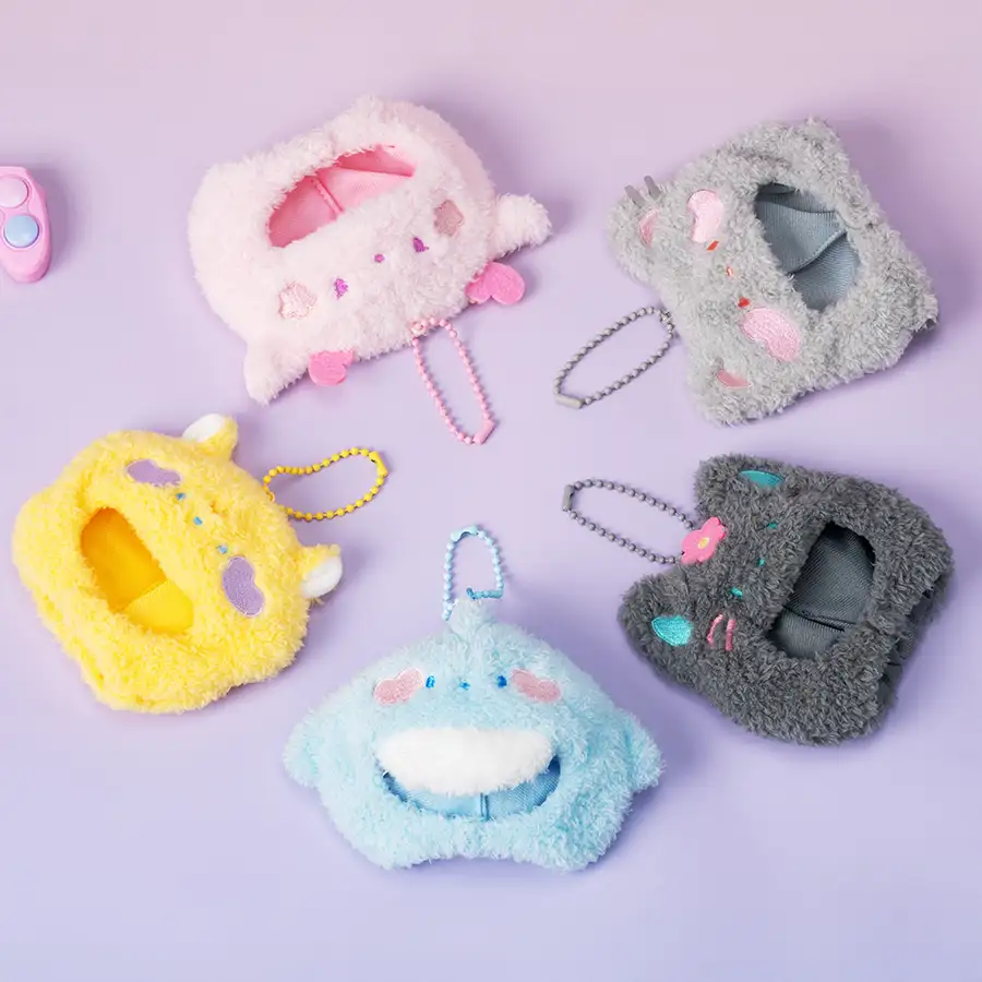 MMMM PLUSH ACCESSORY — 2