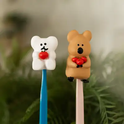 Apple Apple Toothbrush Holder