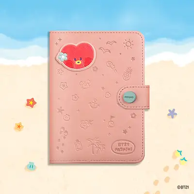BT21 minini レザーパッチ パスポートカバー [バカンス] - タタ(TATA)