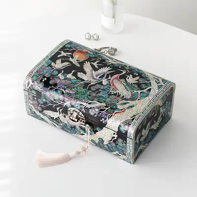 Nacre Lacquerware Korea Traditional Korean Culture Mother-of-Pearl Lacquer Jewelry Box with Pine and Crane Design Black Extra Large 30cm