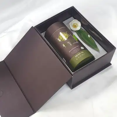 Ujeon Gamro (Pre-Qingming Premium Green Tea) - Handcrafted Green Tea & Tea Scoop Gift Set