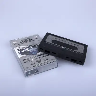 【グッズ】デビュー出来なきゃ死ぬ病にかかる - VTIC <H.E.L.P> モバイルバッテリー 10000mAh