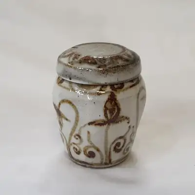 茶荷 粉青 铁画纹 茶筒