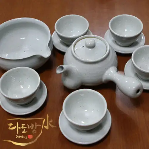 傳統白瓷五人茶具套組 附杯托