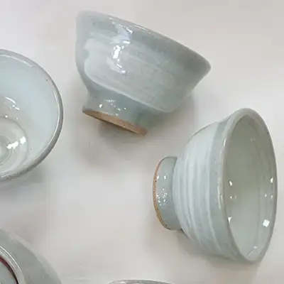 晋山粉青刮目纹三人茶具茶杯 1个