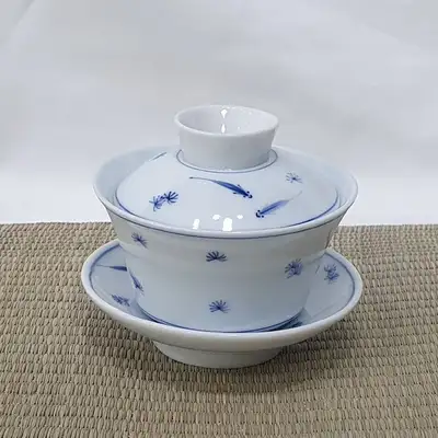 台湾竹君青花白瓷盖碗套 – 雅致鱼纹盖碗茶具
