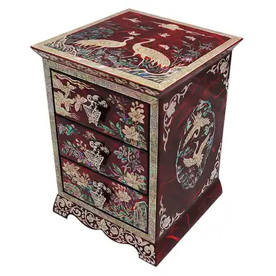 Diagonal Three-Drawer Mother-of-Pearl Jewelry Box with Crane Motif (Red)