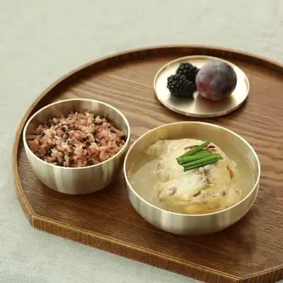 Myeongsung Yugi Bangja Bronze Dinnerware Set - Traditional Brass Bowl and Plate Set