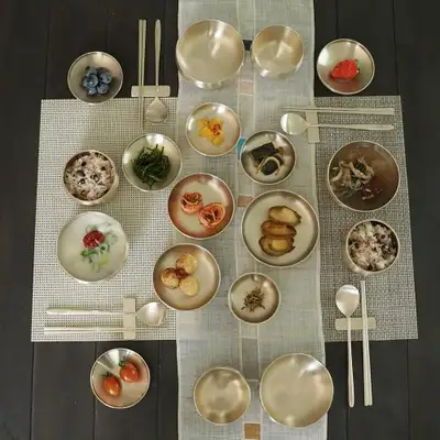 Myeongseong Yugi Gogung 4-Person Bansang Engagement Gift Set