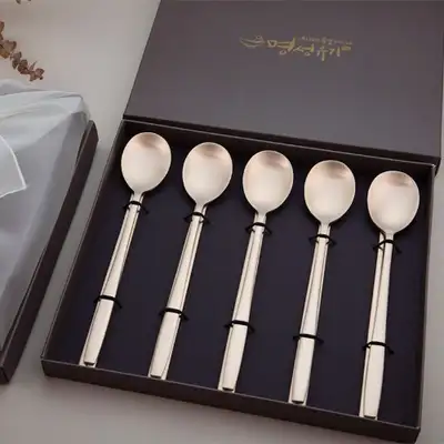 Myeongsung Bangja Cheongdam Minsu Spoon 5-Person Set with Engraving