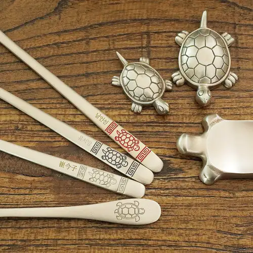 Myeongseong Bangjja Tortoise Brass Spoon and Chopstick Set for 5 - Premium Gift Set — 2