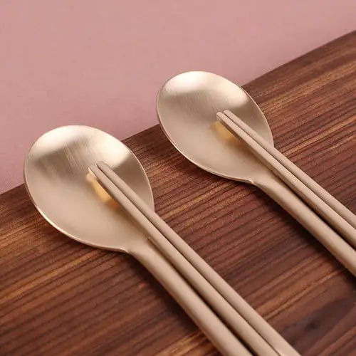 Myeongseong Bangja Blue and Red Turtle Spoon Set for 2 — 2