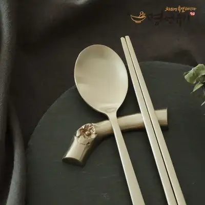 [Myeongseong Yugi] Plum Blossom Yugi Spoon Rest 1p