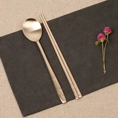 [Myeongseong Yugi] Plum Blossom Spoon and Chopsticks Set