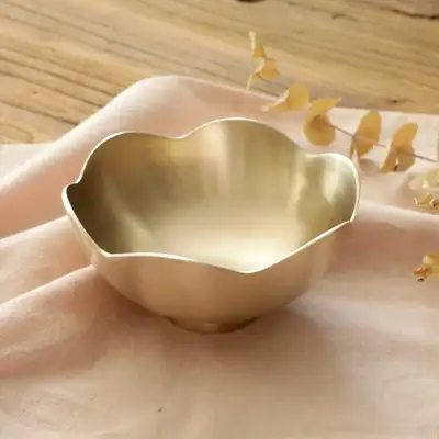 Myeongseong Yugi Bangja Flower Bowl for Bingsu and Punch