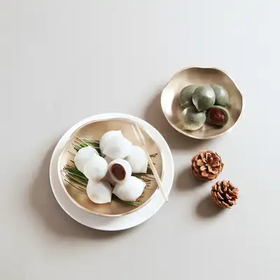 Bandja Yugi Spring Flower Banchan Dish Set No. 1, 2