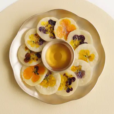 Bangjja Yugi Flower Plate Medium