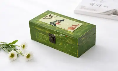 Rock Carving Square Box (Light Green)