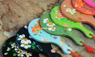Hanji Craft Wildflower Hand Mirror