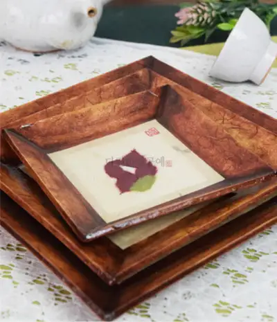 Floral Pattern Plate Set