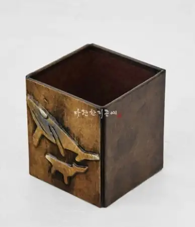 鯨魚多用途筆筒