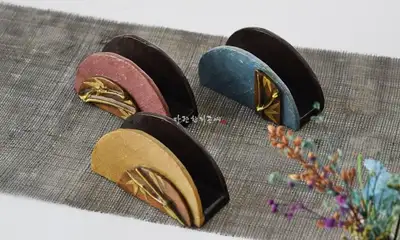Sipridaesup Half-Moon Business Card Holder