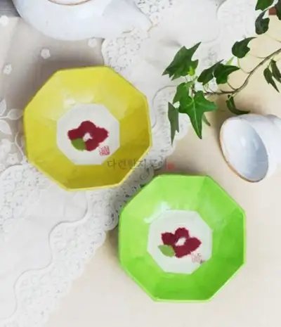 Floral Pattern Concave Tea Coaster