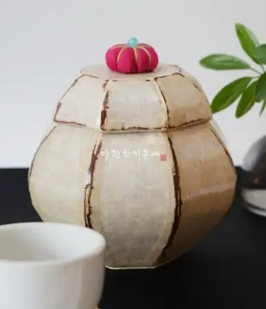 Jokduri Jar Tea Canister