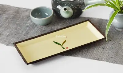 Green Tea and Dasik Plate