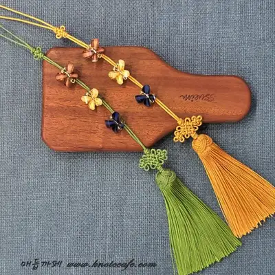 Hanbok Butterfly Ornament 3-Tier Twisted Cord with Tassel
