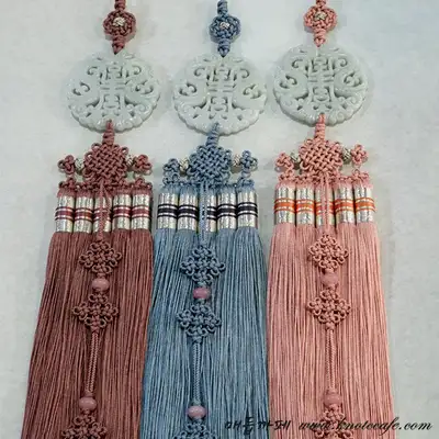 Hanbok Norigae with Embroidered Jade Pendant and Large 5-Tassel Knot (Includes Hanji Box)
